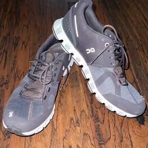 On Cloud Running - Tennis Shoes